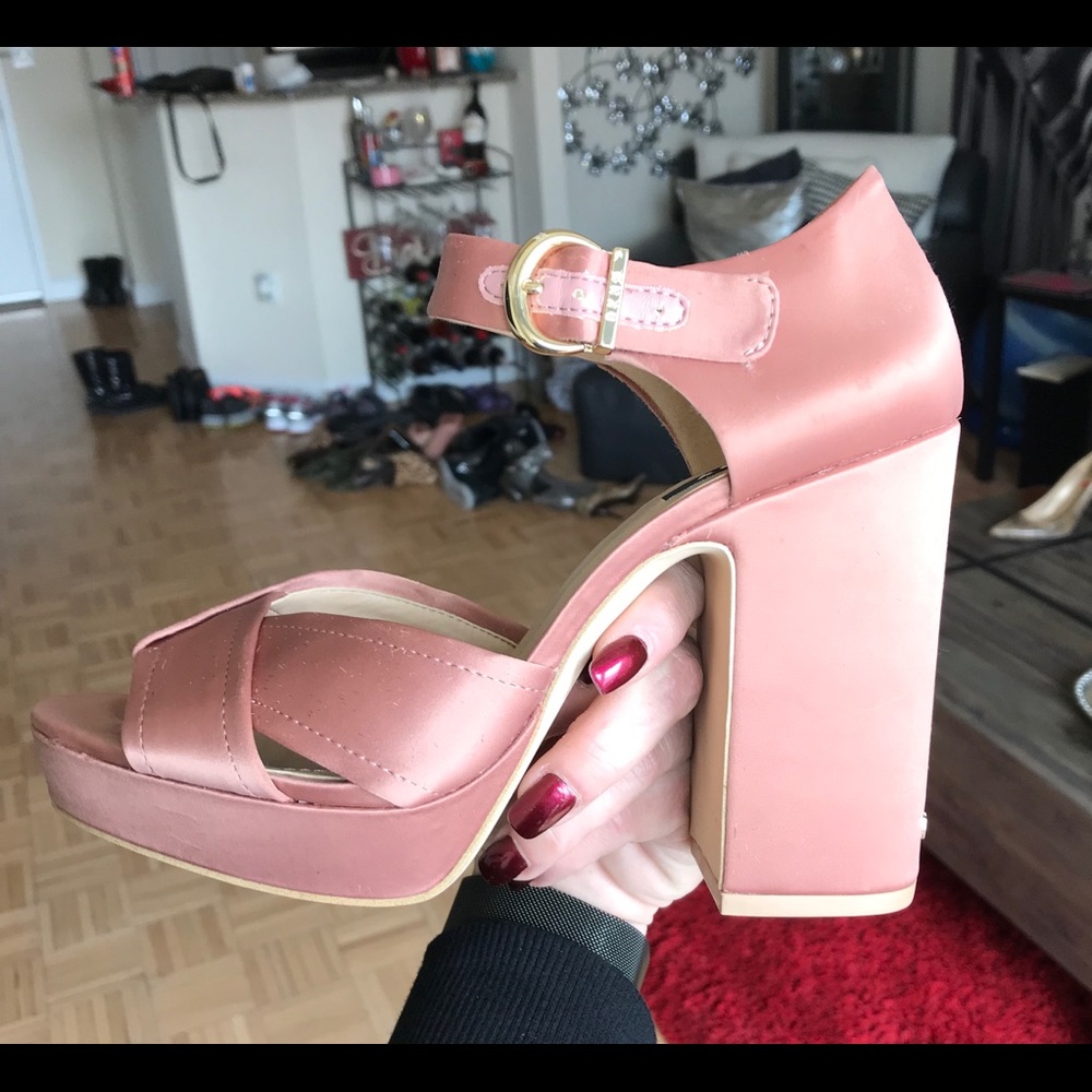 Size 9 DKNY sandal